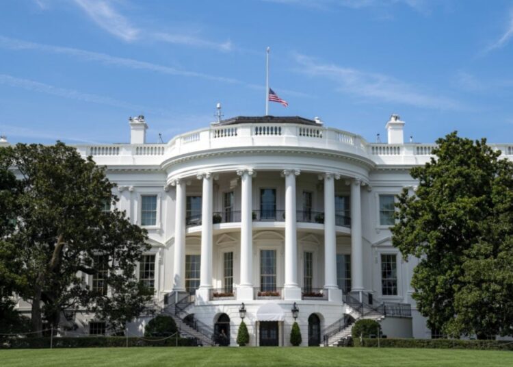 “البيت الأبيض”.. توقعات بسيطرة أمريكية كاملة ومطلقة على المجال الجوي الإيراني خلال الساعات المقبلة