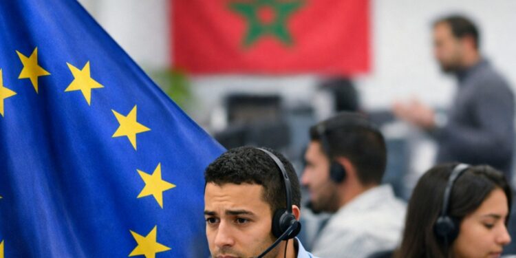 تهديد أوروبي يربك مراكز النداء بالمغرب.. هل تتدخل الحكومة لإنقاذ آلاف الوظائف