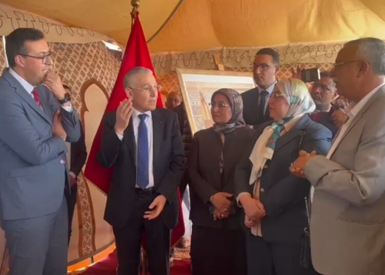 والي جهة مراكش يفجّرها في وجه مقاول قنطرة واد نفيس “24 شهراً كثيرة بزاف”.. فيديو