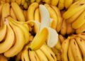 “الإيثيلين” القاتل الصامت في مطبخك.. كيف يحوّل الموز إلى قنبلة نضج سريعة؟
