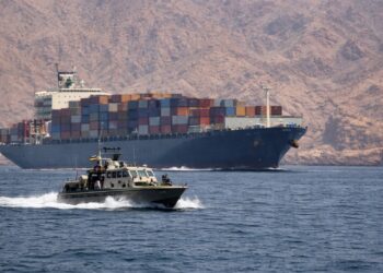 هرمز مفتوح… وطبول التهدئة تُقرع في أخطر ممر نفطي بالعالم