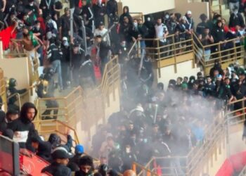 عقوبات نارية تهز الجيش الملكي والرجاء البيضاوي في منعطف الحسم من البطولة