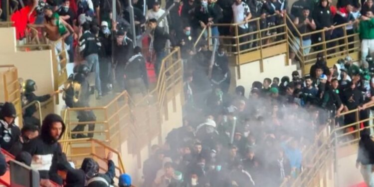 عقوبات نارية تهز الجيش الملكي والرجاء البيضاوي في منعطف الحسم من البطولة