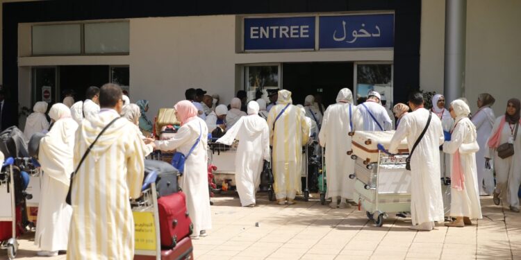 موسم الحج 1447 هجرية .. الفوج الأول من الحجاج المغاربة يتوجه إلى الديار المقدسة