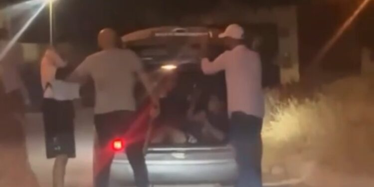 قلعة السراغنة.. شريط صادم يقود إلى توقيف شقيقين بعد احتجاز قاصر