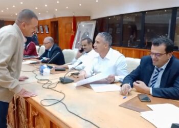 قرعة لتنظيم حنطات بيع المشروبات والفواكه الجافة بساحة جامع الفناء بمراكش.. صور